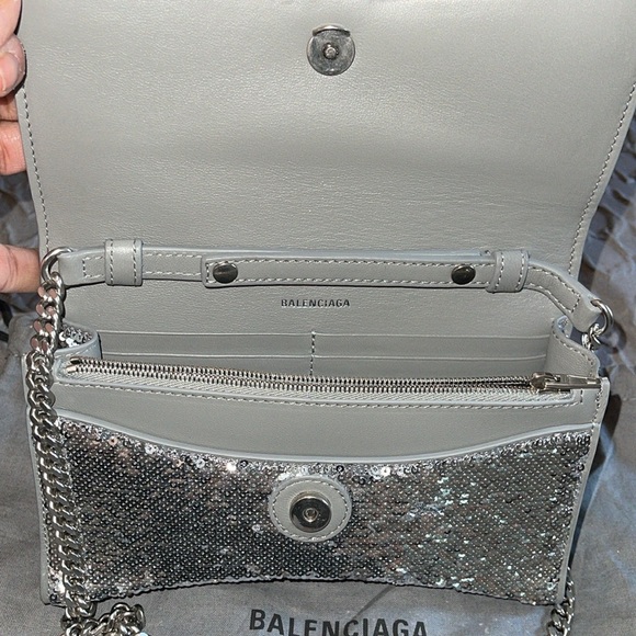 Preloved Balenciaga hourglass sequence silver gorgeous condition 7 1/2”W 4 1/2 H - Picture 8 of 13